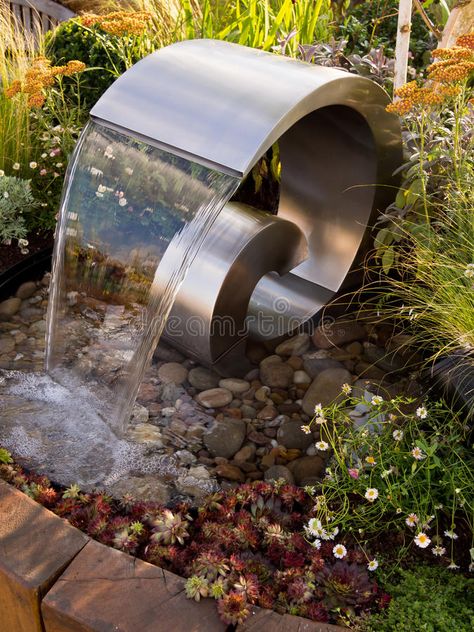 Water Sculpture Fountain, Modern Fountains Outdoor, Sensory Garden Design, Modern Outdoor Fountains, Fountain Sculpture, Yard Fountain, Sensory Gardens, Water Wall Fountain, Water Fountain Design