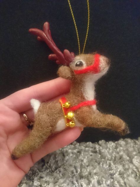 Clay Antlers, Felted Reindeer, Felted Deer, Maureen Johnson, Felt Characters, Felt Reindeer, Felted Ornaments, Needle Felted Ornaments, Reindeer Christmas Tree