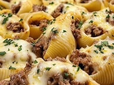 Cheesesteak Stuffed Shells Recipe: A Comfort Food Classic with a Twist - NewsBreak Beef Stuffed Shells, Fried Cheese Bites, Shells Pasta, Shell Pasta Recipes, Comfort Pasta, Pasta Shells, Pinwheel Recipes, Breakfast Wraps, Stuffed Shells Recipe