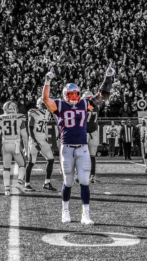 Rob Gronkowski Rob Gronkowski Wallpaper, Rob Gronkowski Patriots, Gronk Patriots, Tom Brady Patriots, Nfl Wallpaper, Football Box, Hot Football Players, Lowrider Trucks, England Sports