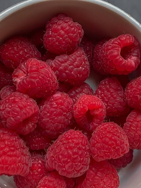 #raspberry #raspberries #fruit #aesthetic #aesthetictumblr #aestheticphotos #raspberryflavouredwindows Bowl Of Raspberries, Rasberry Aestethic Fruit, Raspberry Girl Aesthetic, Aesthetic Raspberries, Pink Fruit Aesthetic, Raspberries Aesthetic, Fresh Fruit Aesthetic, Aesthetic Raspberry, Frutas Aesthetic