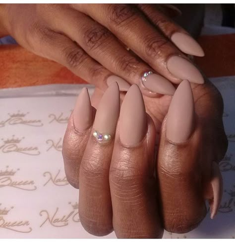 Matte Nails Dip Powder, Matte Tan Nails, Tan Matte Nails, Nude Matte Nails Design, Nude Nail Designs Almond Shape, Matte Beige Nails, Matt Nude Nails, Beige Matte Nails, Dip Powder Nails Almond Shape