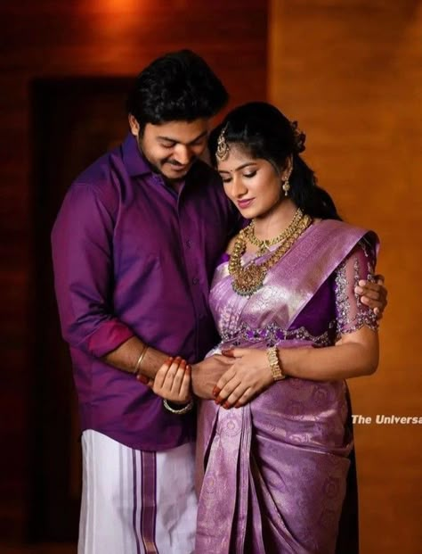 Sreemantam Photoshoot, Seemantham Couple Photos, Sreemantham Photoshoot Indian, Sreemantham Saree Ideas, Valakappu Saree, South Indian Maternity Photoshoot, Sreemantham Photoshoot Traditional, Blouse Designs For Baby Shower Function, Seemantham Sarees