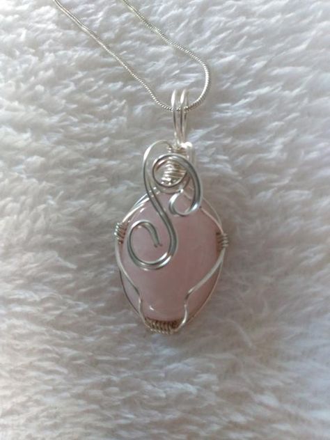 Crystal Necklace Rose Quartz, Natural Crystal Jewelry, Rose Quartz Accessories, Wire Wrapped Rose, Rose Quartz Pendant Necklace, Necklaces Rose, Wire Wrapped Turquoise, Rose Quartz Necklace Pendants, Rose Quartz Healing