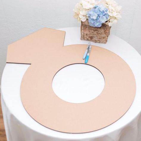 Bridal Shower Ring Guestbook - Wedding and Gifts Bridal Shower Chair, Bridal Shower Guest Book, Wooden Rings Engagement, Wooden Guest Book, Wedding Guest Books, Wedding Photo Props, Bachelorette Party Games, Engagement Ring Shapes, Wedding Engagement Ring