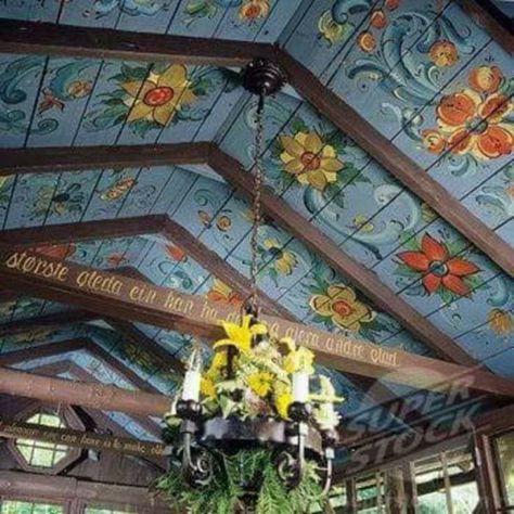 Scandinavian Ceiling, Hippie House, Bohemian Style Decor, Norwegian Style, Norwegian Rosemaling, Hippie Homes, Hippie Home Decor, Deco Boheme, She Sheds