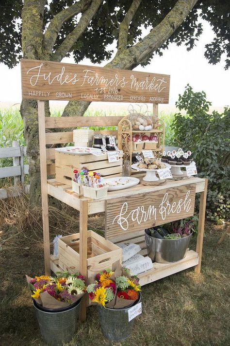 Mini Farmers Market Stand, Fall Farmers Market Display, Farmers Market Stand Diy, European Farmers Market, Farmers Market Party Ideas, Farmers Market Backdrop, Farmers Market Party Decor, Farmers Market Food Ideas, Diy Farmers Market Stand