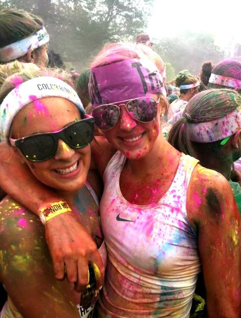 The Color Run! Happiest 5k on the planet. Running Friends Aesthetic, Colour Run Photography, Running Race Day Aesthetic, Color Fun Run Poster, 5k Color Run, Running Inspo, Wellness Motivation, The Color Run, Color Wars