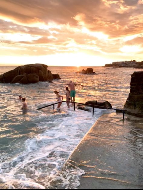 Dublin, Ireland swimming spot at sunrise. Magic ✨ Sea Swimming Ireland, Dublin Beach, Summer In Ireland, Sunrise Swim, Backpacking Ireland, Ireland People, Ireland Culture, Ireland Aesthetic, Ireland Weather