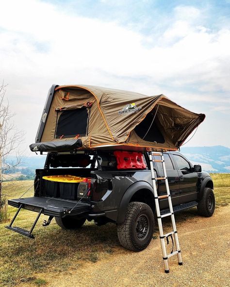 Who's already out and camping the entire week? Have a great adventure! #Repost @701raptor Home for the next couple days. Moto camping in the Black Hills @sturgisrally 🤘🏼 love it out here 📱866-220-0171 🌐www.tuffstuff4x4.com ✉️support@tuffstuffoverland.com Pick Up Camping, Roof Rack Ideas Off Road, Pick Up Truck Camping, Hilux Camping, Toyota Bakkie, 4x4 Setup, Tacoma Camping, Rooftop Camping, Moto Camping