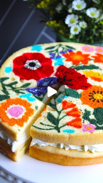 637K views · 33K likes | Maddison Koutrouba on Instagram: "Mother’s Day Designed Sponge Cake! ❤️ Find the full recipe on my website, link in bio! 🌸" Fun Birthday Cupcakes For Women, Easy Impressive Cake Decoration, Easy Cakes That Look Impressive, Couples Cake Ideas, Decorated Sponge Cake, Mother Day Desserts, Designed Sponge Cake, 2 In 1 Cake Design, Sponge Cake Design