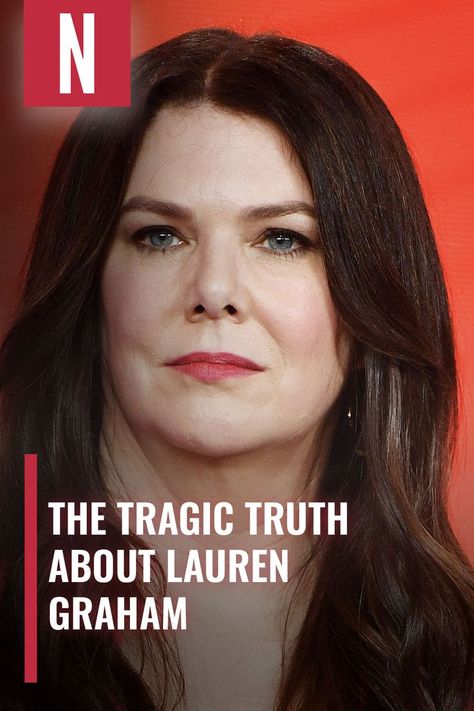 Lauren Graham has written her name in TV history, portraying some of America's favorite mothers. #laurengraham #gilmoregirls #celebs Laura Graham, Have I Told You This Already Lauren Graham, Lauren Graham Hairstyles, Lauren Graham And Taylor Swift, Lauren Grey, Lane Kim Pregnant, Lorelai Gilmore House Interior, Tv Christmas, Lorelai Gilmore Pictures