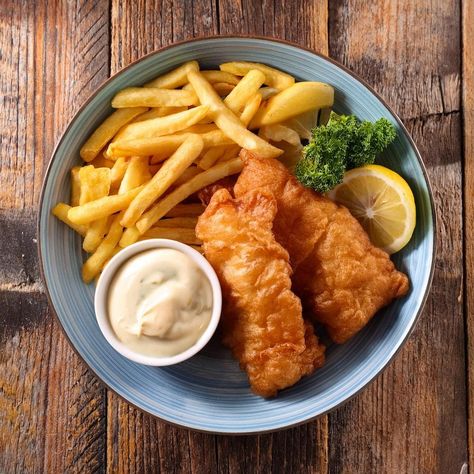 Fish and Chips Recipe: A Crispy and Classic British Dish Fish And Chips Recipes, British Fish And Chips Recipe, Fish & Chips, Fried Fish And Chips, Christmas For 2, English Fish And Chips, Homemade Fish And Chips, Dill Dip Recipes, Fish And Chips Recipe