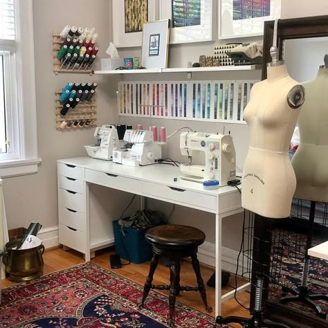 Get inspired with these IKEA Sewing Room Ideas. Our images will help take your creative ideas to the next level, helping you create the perfect space... #ikeasewingroomideas #sewingroomideasikea #sewingroomideas #sewingroomorganization #smallsewingroomorganizationideasikea #sewingroomstorageideasikea #sewingroomideasusingikeafurniture #ikeaideasforasewingroom #sewingroomideasfromikea Ikea Sewing Room Ideas, Sewing Studio Space, Ikea Sewing Rooms, Small Sewing Rooms, Knitting Room, Sewing Desk, Sewing Station, Sewing Room Inspiration, Sewing Room Storage