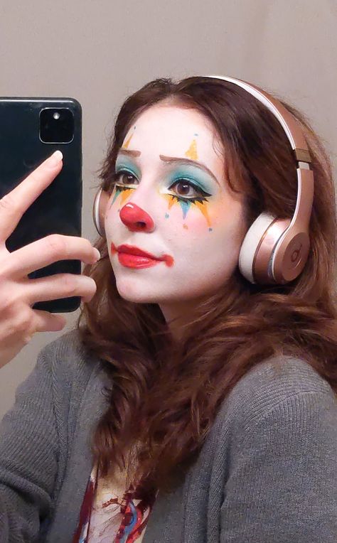 Cute Clown Costume Halloween, Clown Costumes Halloween, Cute Clown Makeup Ideas, Clown Makeup Costume, Cute Clown Costume Ideas, Real Clown Makeup, Halloween Face Paint Clown, Clown Cute Makeup, Cute Clown Face Paint