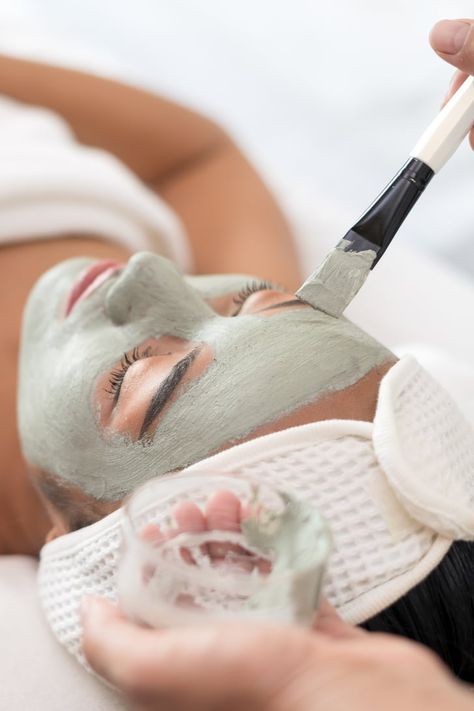 The Best Facial Treatments to Get If It's Been a While Luxury Facial Aesthetic, Facial Appointment, Summer Branding, Luxury Facial, Branding Images, Massage Dos, Skin Care Pictures, Pimples Under The Skin, Spa Facial