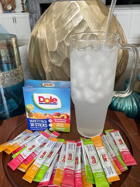 Stovetop Appetizers, Water Tok, Flavored Water Drinks, Water Flavors, Strawberry Varieties, Flavored Ice Cubes, Energy Tea Recipes, Flavored Water Recipes, Pineapple Water