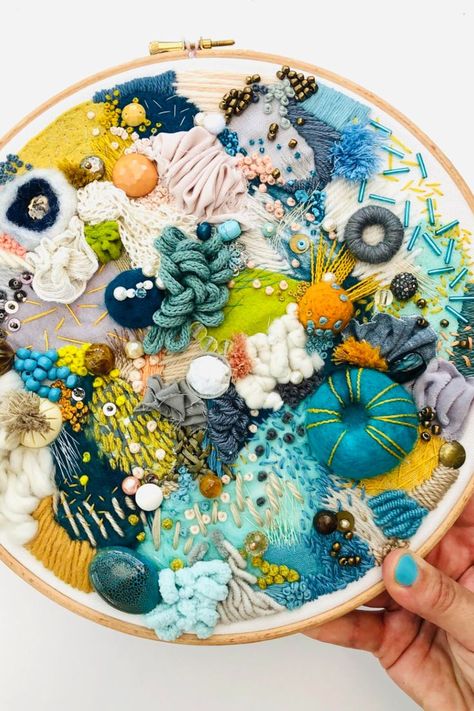 Textiles Artwork, Abstract Embroidery, Textile Art Embroidery, Embroidered Art, Art Embroidery, Hand Embroidery Art, Fibre Art, Hand Embroidery Stitches, Modern Embroidery