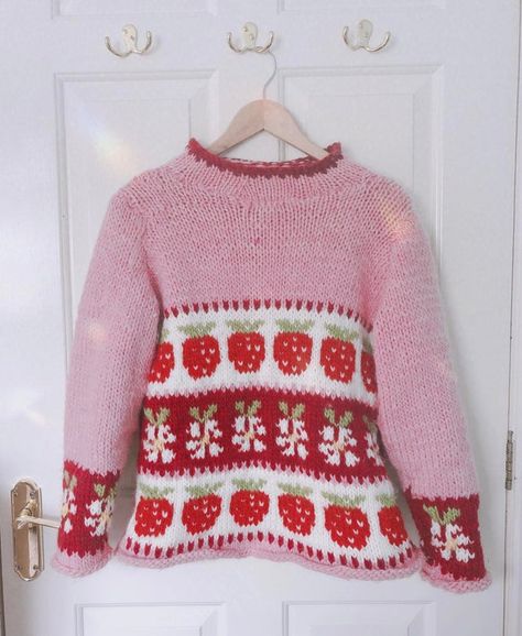 Knit Strawberry Sweater, Juno Style, Colorful Knitwear, Apple Sweater, Apple Clothes, Knitting Tattoo, Strawberry Sweater, Knitting Help, We're Open