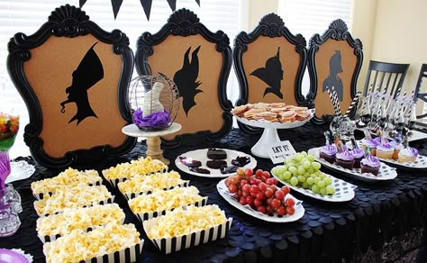 Disney Villain Birthday, Villan Party, Disney Villain Party Decorations, Disney Villains Party, Disney Villains Halloween, Descendants Party Ideas Birthdays, Descendants Party Ideas, Descendants Birthday Party, Villain Party