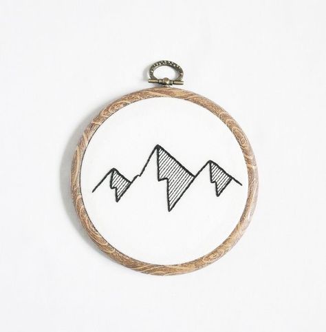 Range Wall, Embroidered Canvas Art, Embroidered Hoop, Geometric Mountain, Embroidery Tshirt, Mountains Landscape, Embroidered Canvas, Embroidered Gifts, Decoration Photo