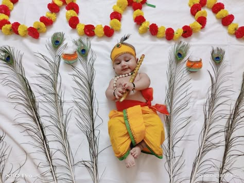 Janmashtami Theme Baby Photoshoot, Janmastmi Baby Photoshoot, Krishnastami Decoration Ideas, Krishnastami Baby Photoshoot, Janmashtami Baby Photoshoot, Krishna Photoshoot, Monthly Photoshoot, Baby Fashion Newborn, Boy Newborn Photography