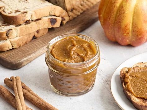 Pumpkin Spread, Pumpkin Butter Recipe, Canned Pumpkin Recipes, Pumpkin Pie Oatmeal, Bowl Party Food, Pumpkin Smoothie, Dinner Snacks, Pumpkin Pie Bars, Budget Bytes