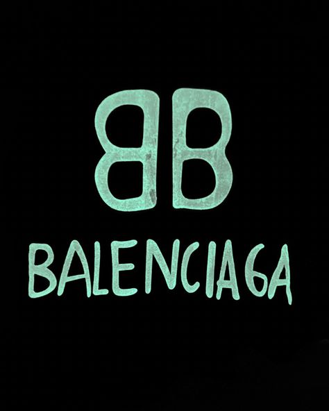 Glow in the dark Fluorescent Balenciaga T-shirt Glow In The Dark Fashion, Balenciaga Logo Art, Balenciaga Logo Design, Balenciaga Branding, Balenciaga Wallpaper, Sticker Collage, Keynote Design, Balenciaga T Shirt, Label Image