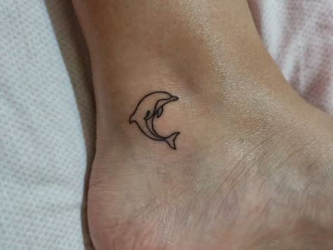 Ankle, Fine line Ocean Tattoos Dolphin, Ankle Dolphin Tattoo, 3 Dolphin Tattoo, Holiday Small Tattoos, Dolphin Hip Tattoo, Dolphin Tattoo On Ankle, Dolphin Tattoo Behind Ear, Sea Lion Tattoo Simple, Small Tattoos Dolphin