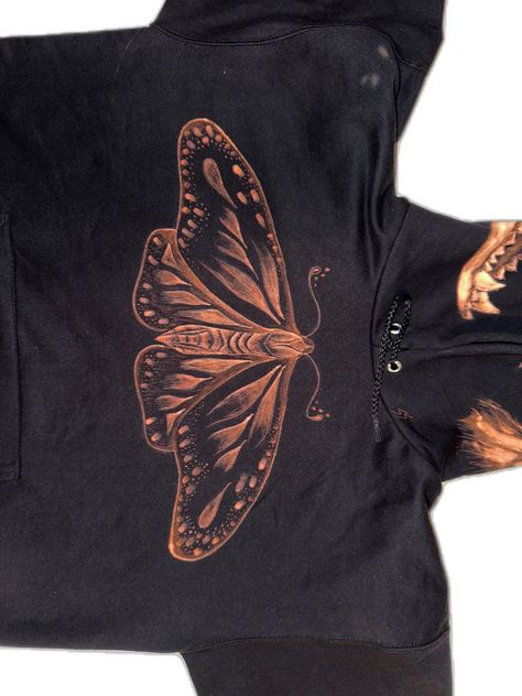 Bleached Butterfly Shirt, Butterfly Bleach Hoodie, Bleach Moth Shirt, Bleached Painted Shirt, Bleach Art Hoodies, Dragonfly Bleach Shirt, Acrylic Paint Shirt Diy, Sweater Painting Ideas, Bleach Dye Shirts Patterns