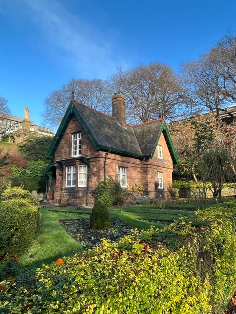 Scotland House Aesthetic, Scotland Countryside Cottages, Edinburgh Scotland Houses, House In Scotland, Cottage In Scotland, Scottish Highlands House, Irish Countryside Cottage, Houses In Scotland, Scotland Cottage Aesthetic