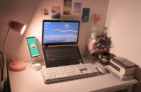 Mini Computer Desk, Low Budget Desk Setup, Tiny Desk Setup Ideas, Small Desk Ideas Bedrooms Simple, Simple Laptop Setup, Simple Desktop Setup, Small Desk Setup Aesthetic, Minimal Desk Setup Aesthetic, Simple Desk Setup Small Spaces