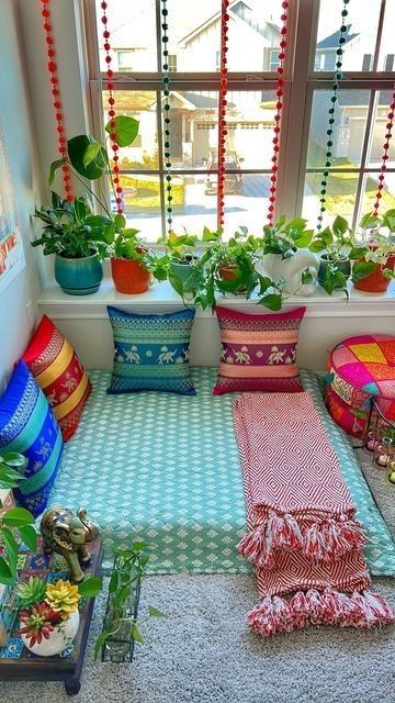 Floor Seating Living Room, Turkish Home Decor, Turkish Home, Colorful Room Decor, Indian Room Decor, Indian Bedroom Decor, Indian Room, Colourful Living Room Decor, Indian Bedroom