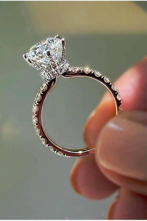 Luxury Dazzling Diamond Ring For Proposal, Elegant Luxury Rings For Proposal, Luxury Women's Rings For Proposal, Dazzling Round Diamond Ring For Proposal, Luxury Solitaire Ring For Proposal, Couple Ring Design, Wedding Rings Princess Cut, Engagement Rings Couple, Rose Gold Diamond Ring Engagement