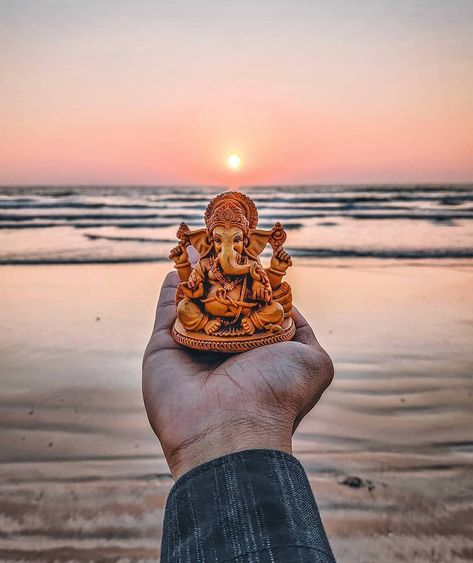 Ganpati Bappa Photography, Pune Ganpati, Ganpati Pic, Ganpati Images, Books And Pens Photography, Spring Goddess, Vighnaharta Ganesh, Ganesh Chaturthi Decoration, Ganpati Bappa Wallpapers