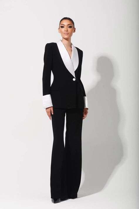 Sergio Hudson Resort 2025 Fashion Show | Vogue Lawer Outfits, Formal Suits For Women, Sergio Hudson, Resort 2025, Trophy Husband, Lupita Nyong, Woman In Suit, Evening Suit, Tuxedo Women