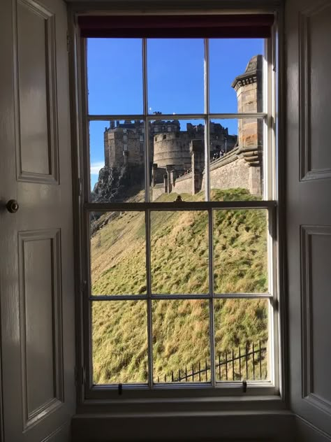 Edinburgh Scotland Apartments, Edinburgh Apartment Aesthetic, Edinburgh Townhouse, Edinburgh Scotland Aesthetic, Edinburgh Apartment, Edinburgh House, Edinburgh Aesthetic, Edinburgh Flat, Scotland Aesthetic