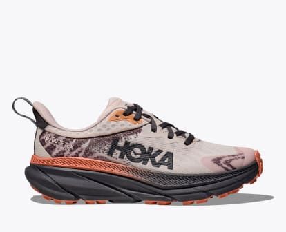 Hoka Shoes Woman, Hoka Running, Trail Shoes Women, New Challenger, Hoka Shoes, Lightweight Running Shoes, Shoes And Sandals, Sneakers Running, Running Belt