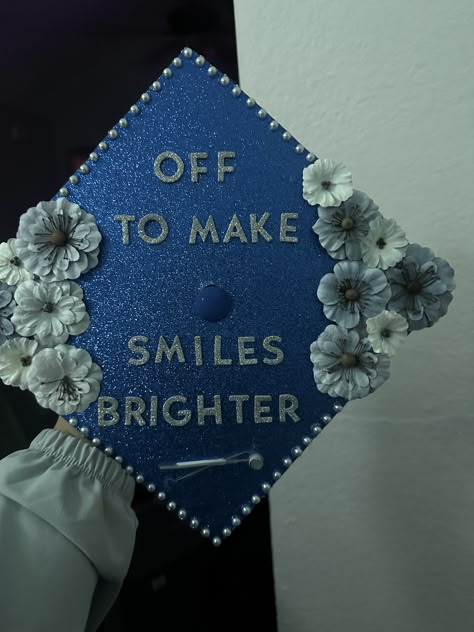 Dental Assistant cap decor 🦷 Graduation Dental Hygiene, Dental Assisting Graduation Cap, Graduation Cap Designs Dental Assistant, Dental Hygienist Graduation Cap, Dental Cap Decoration, Dental Grad Cap, Dentist Graduation Cap, Hygiene Vision Board, Dental Assistant Graduation Cap