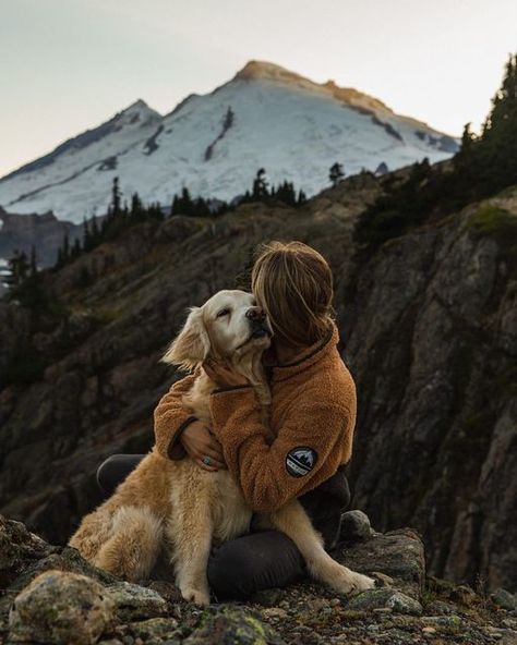 Hiking With Golden Retriever, Hiking With Dogs Aesthetic, Vision Board Dog Mom, Woman And Dog Photoshoot, Notice The Reckless, Vision Board Dog, Dog Instagram Ideas, Dog Pictures Aesthetic, Dog Owner Aesthetic