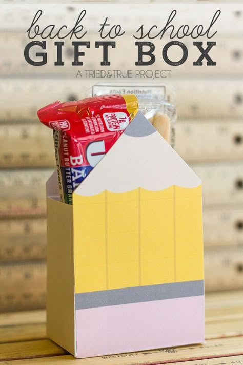 Back To School Paper Crafts, Back To School Diy Crafts, School Box Ideas, Back To School Cricut Ideas, Diy Back To School Crafts, Gift Box Template Free, Pencil Decoration, School Craft Ideas, School Boxes