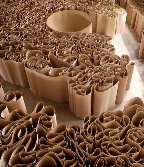 Folding Origami, Cardboard Sculpture, Candy Christmas, Cardboard Art, Tree Diy, Paper Sculpture, Candy Land, Land Art, Brown Paper