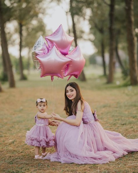 Mother Daughter First Birthday Dress, Mom And Daughter Birthday Dress, Mom Daughter Photos, Child Image, Baby Captions, 1 St Birthday, Long Skirt And Top, Mom Daughter Outfits, Family Photoshoot Poses