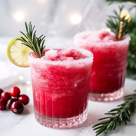 Cranberry Vodka Slush Vodka Slush Recipe, Slushy Alcohol Drinks, Alcoholic Slush Recipes, Christmas Vodka, Wine Slushie Recipe, Vodka Cranberry Cocktail, Vodka Slush, Hacks For Home, Christmas Drinks Alcohol Recipes