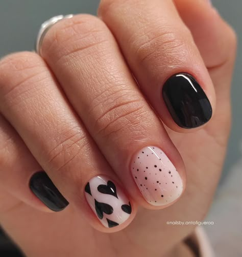 Trendy Black Nails, Black And Nude Nails, Nails Edgy, Emo Phase, Colorful Nails, Nails Aesthetic, Cute Gel Nails, Shellac Nails, Short Acrylic Nails Designs