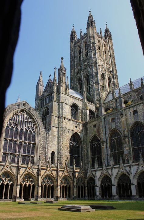 "CANTERBURY CATHEDRAL" in Canterbury, Kent, is one of the Oldest and Most Famous Christian Structures in England Cathedral Exterior, Gothic Style Architecture, Medieval Things, Canterbury England, Dover Castle, Canterbury Kent, Queens Guard, Canterbury Cathedral, British Architecture