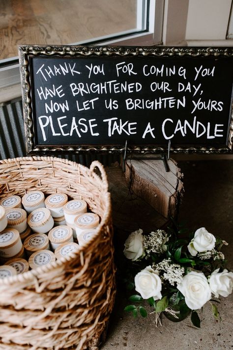 Wedding Party Favor Table Ideas, Wedding Gift Ideas Guest, Boho Wedding Guest Gift Ideas, Wedding Parting Gifts, Gift Ideas Wedding Guest, Wedding Seating Chart Ideas With Favors, Wedding Diy Guest Gifts, Cheap Wedding Guest Gifts, Cheap Cute Wedding Favors