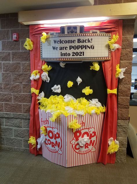 Popcorn Theme Classroom, Popcorn Bulletin Board, Movie Theater Theme, Popcorn Decorations, Popcorn Theme, Theatre Decorations, Deco Cinema, Cinema Party, Popcorn Stand