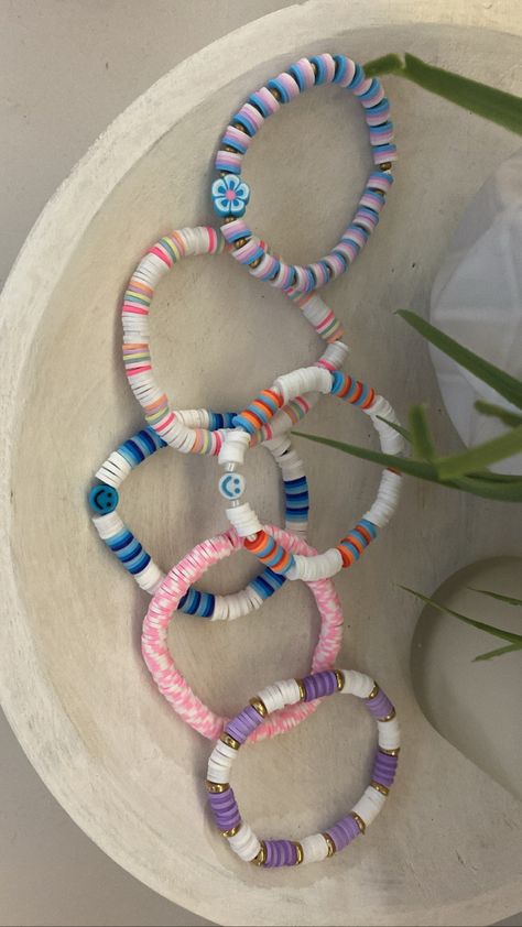 Summer Clay Bead Bracelets Patterns, Clay Beads Bracelet Ideas Without White, Clay Bead Bracelet Ideas Aesthetic Brown, Clay Bead Ideas Necklace, Heishi Jewelry Ideas, Clay Bead Bracelet Ideas Harry Potter, Clay Bead Jewelry Ideas Aesthetic, Clay Bead Business, Bracelet Patterns Beads Clay