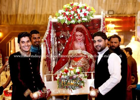 Danish Taimoor Wedding, Ayeza Khan And Danish Taimoor, Aiza Khan Wedding, Ayeza Khan Wedding, Danish Wedding, Bridal Entry, Danish Taimoor, Bride Entry, Aiza Khan